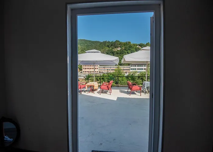 Db Na Limu, 아파트