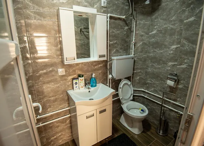 아파트 Db Na Limu, *